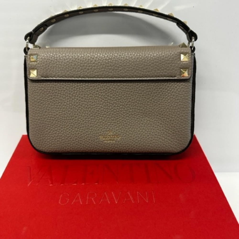 Brand new Valentino Mini Rockstud Pouch w Strap - Picture 3 of 6